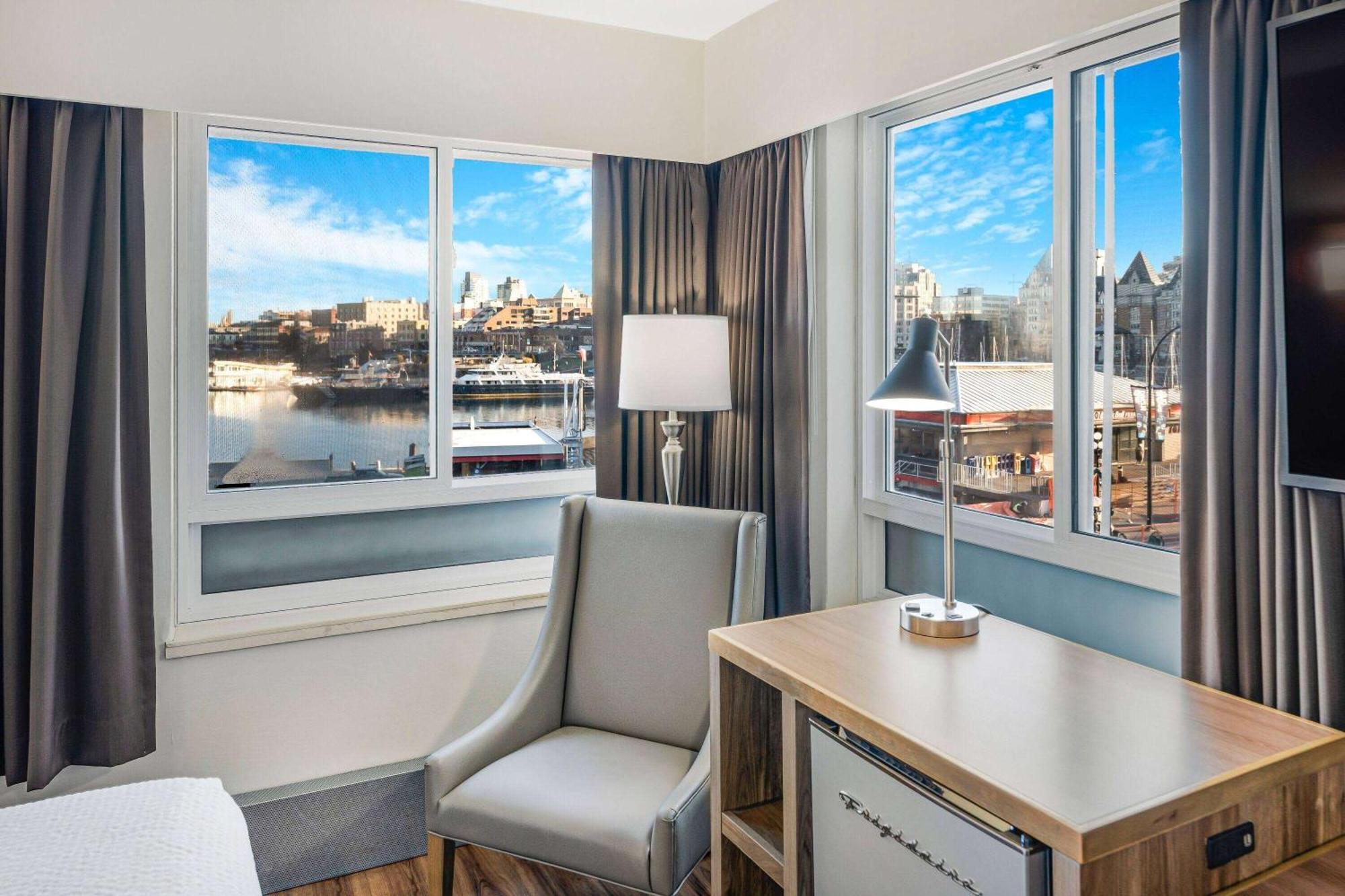 Days Inn By Wyndham Victoria On The Harbour Buitenkant foto