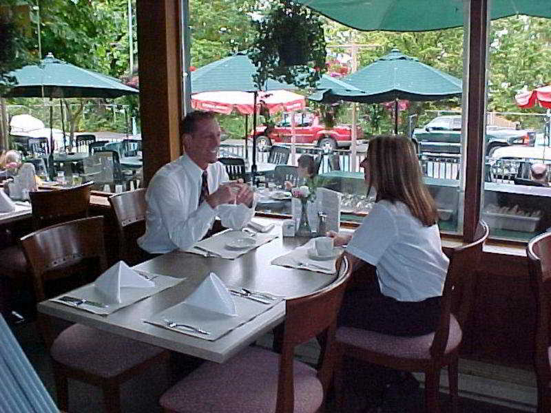 Days Inn By Wyndham Victoria On The Harbour Buitenkant foto